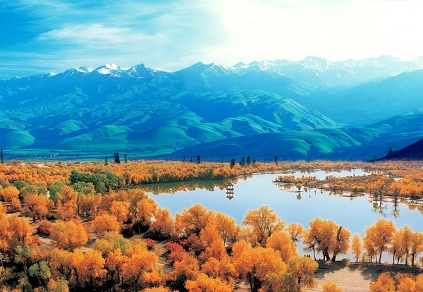 丝绸之路上的新疆明珠璀璨之旅